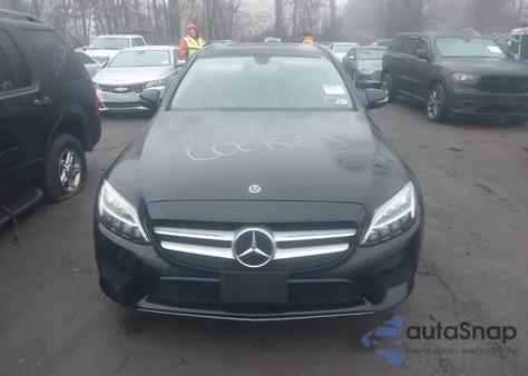 2020 Mercedes-Benz C 300 4Matic z USA, uszkodzony, nr VIN 55SWF8EB8LU323086